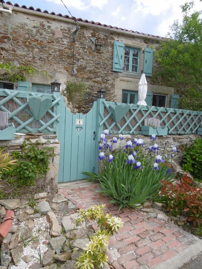 Alba Melusine Bed and Breakfast Vouvant Exteriör bild